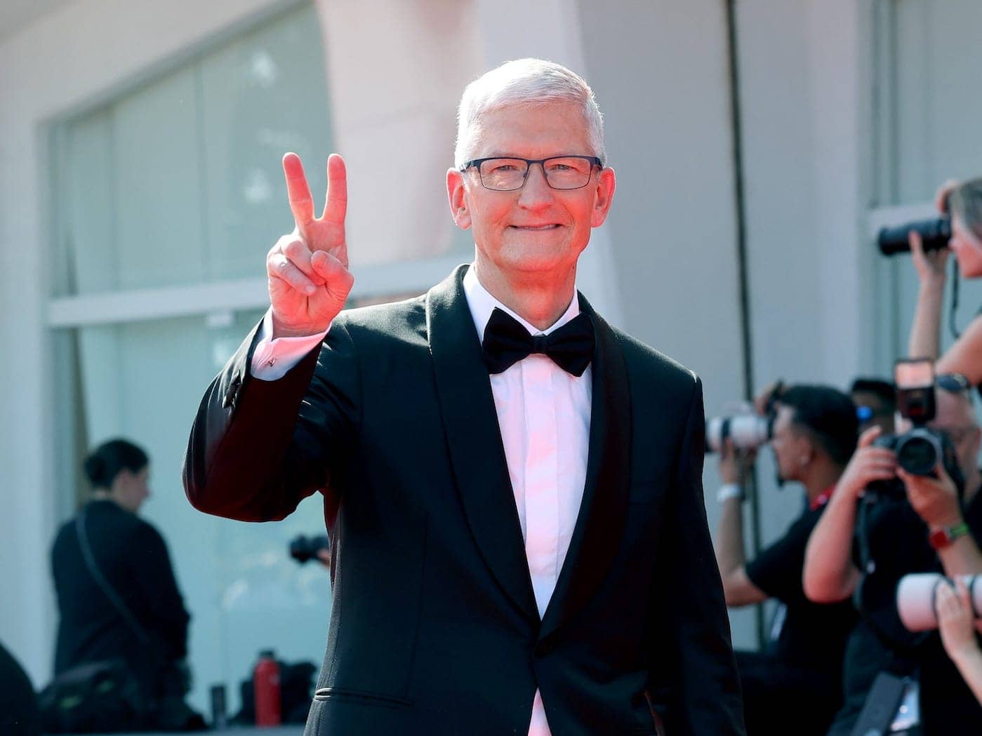 apple-ceo-tim-cook-is-living-out-the-hollywood-movie-executive-fantasy-in-italy-right-now