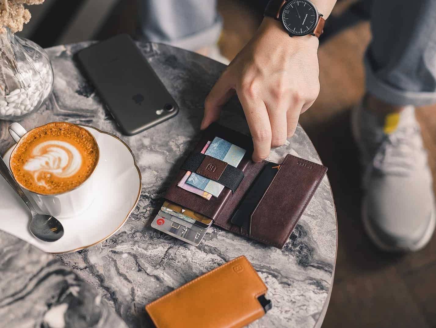 10-best-pop-up-wallets-for-men:-effective-and-slim-styles-in-2024-|-fashionbeans