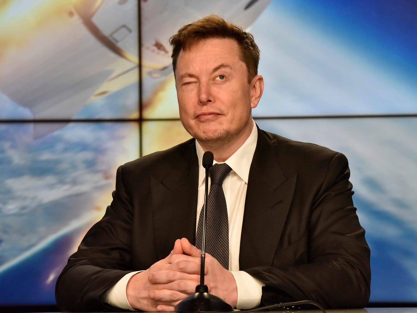 elon-musk-is-‘blackmailing’-tesla-investors-by-threatening-to-build-new-projects-outside-of-the-ev-company,-long-time-tesla-bull-says