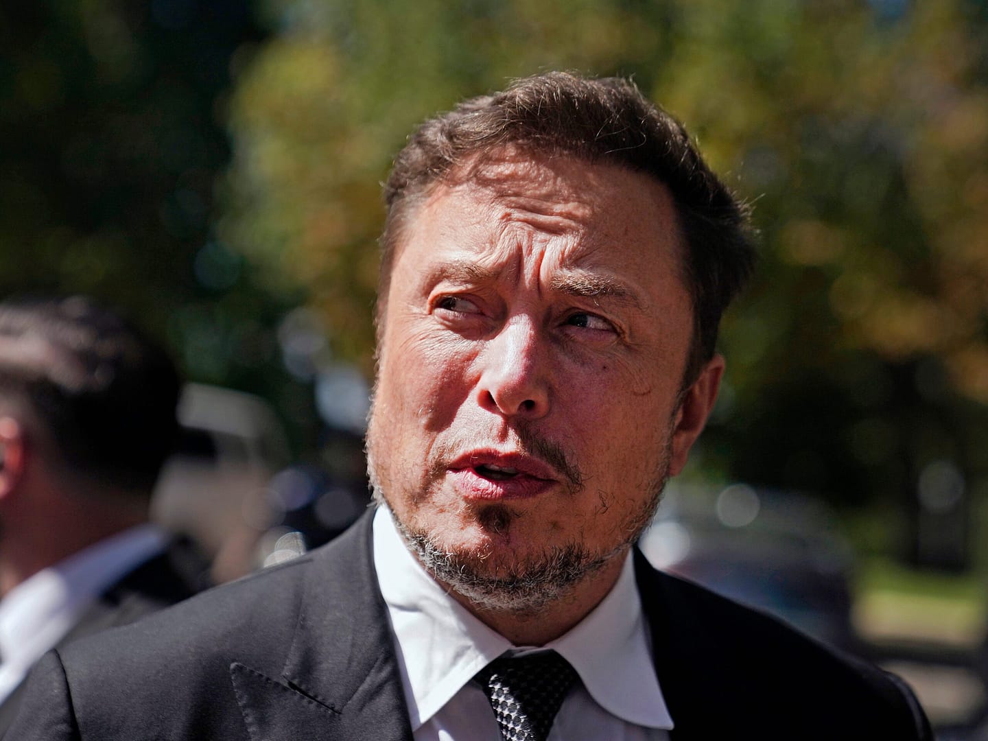 tesla-earnings-recap:-elon-musk-failed-to-reassure-investors-after-robotaxi-delay-and-profit-miss