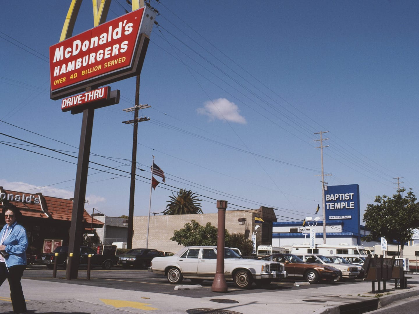 photos-show-what-it-was-like-to-eat-at-mcdonald’s-in-the-1980s