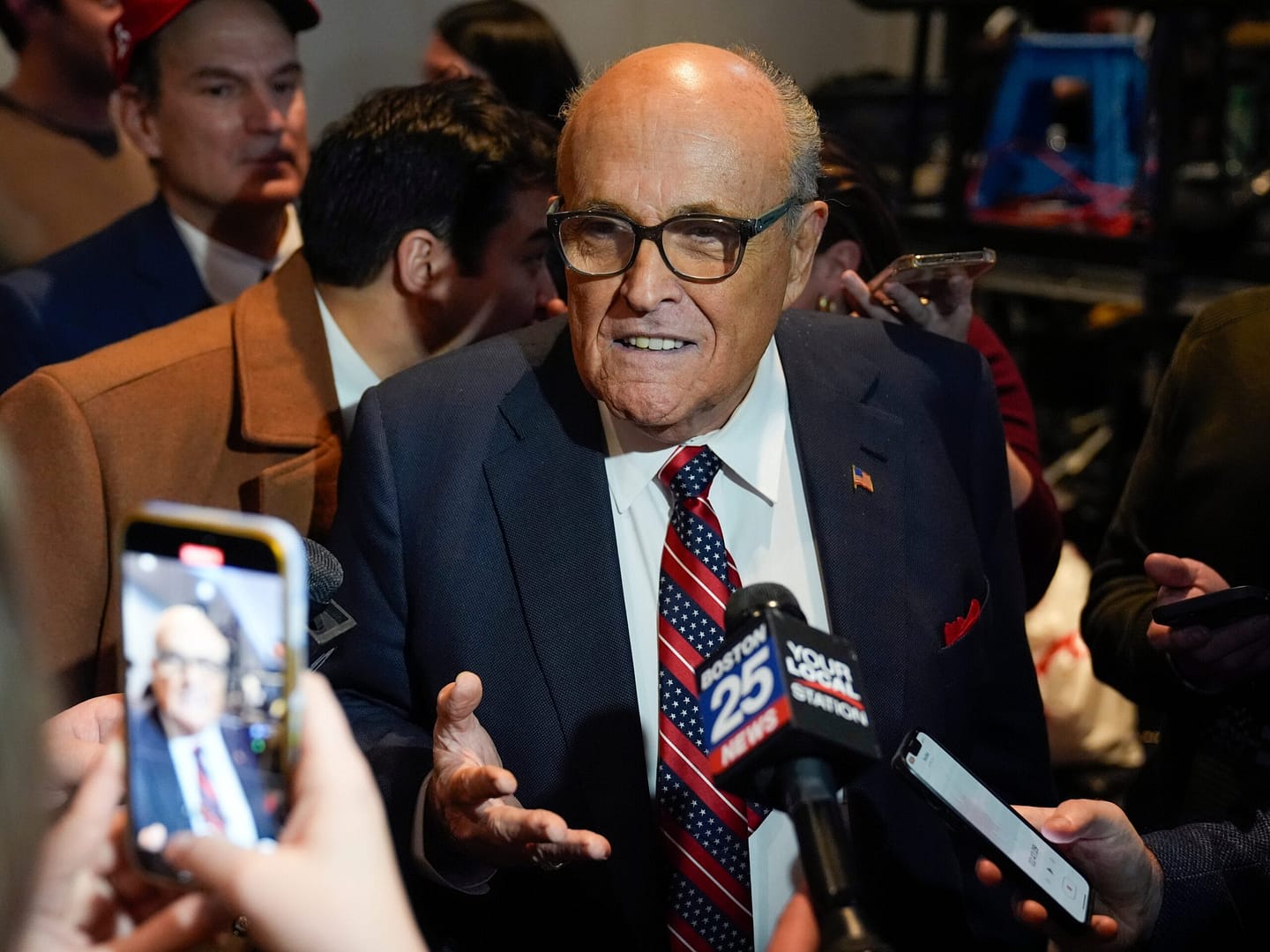 judge-puts-liens-on-rudy-giuliani’s-apartments-while-dismissing-his-bankruptcy-case