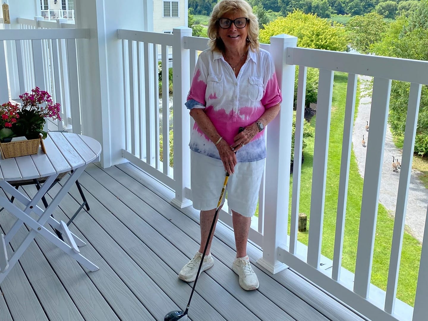 a-91-year-old-interior-designer-still-plays-golf-she-shared-her-three-secrets-to-longevity.