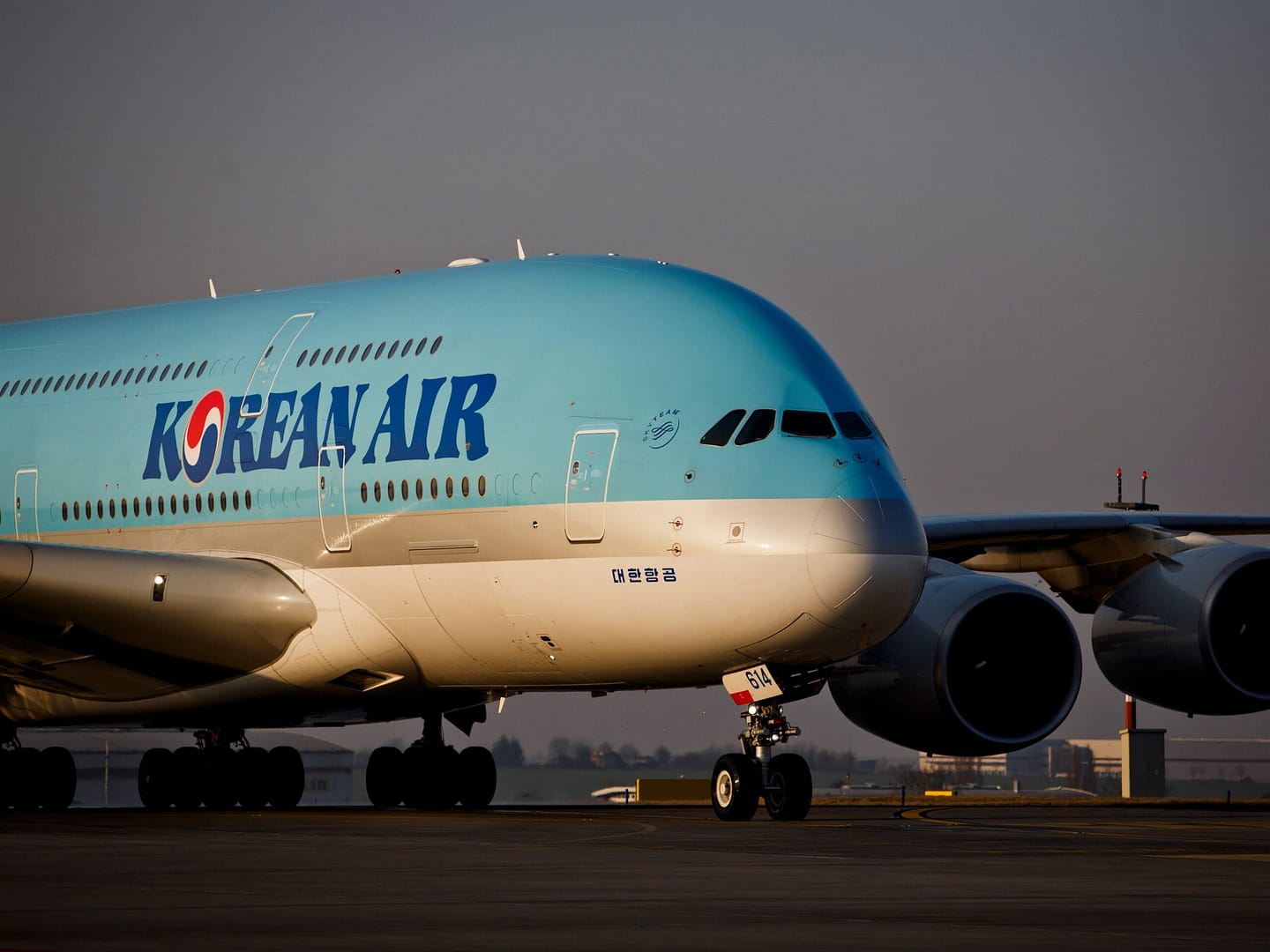 14-people-injured-after-a-korean-air-flight-was-hit-by-severe-turbulence