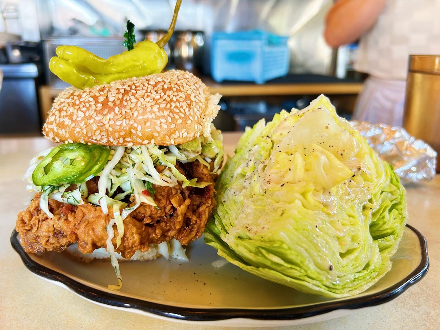 i-tried-a-famous-fried-chicken-sandwich-at-maine’s-oldest-diner-it-was-worth-the-trouble-to-actually-get-it.