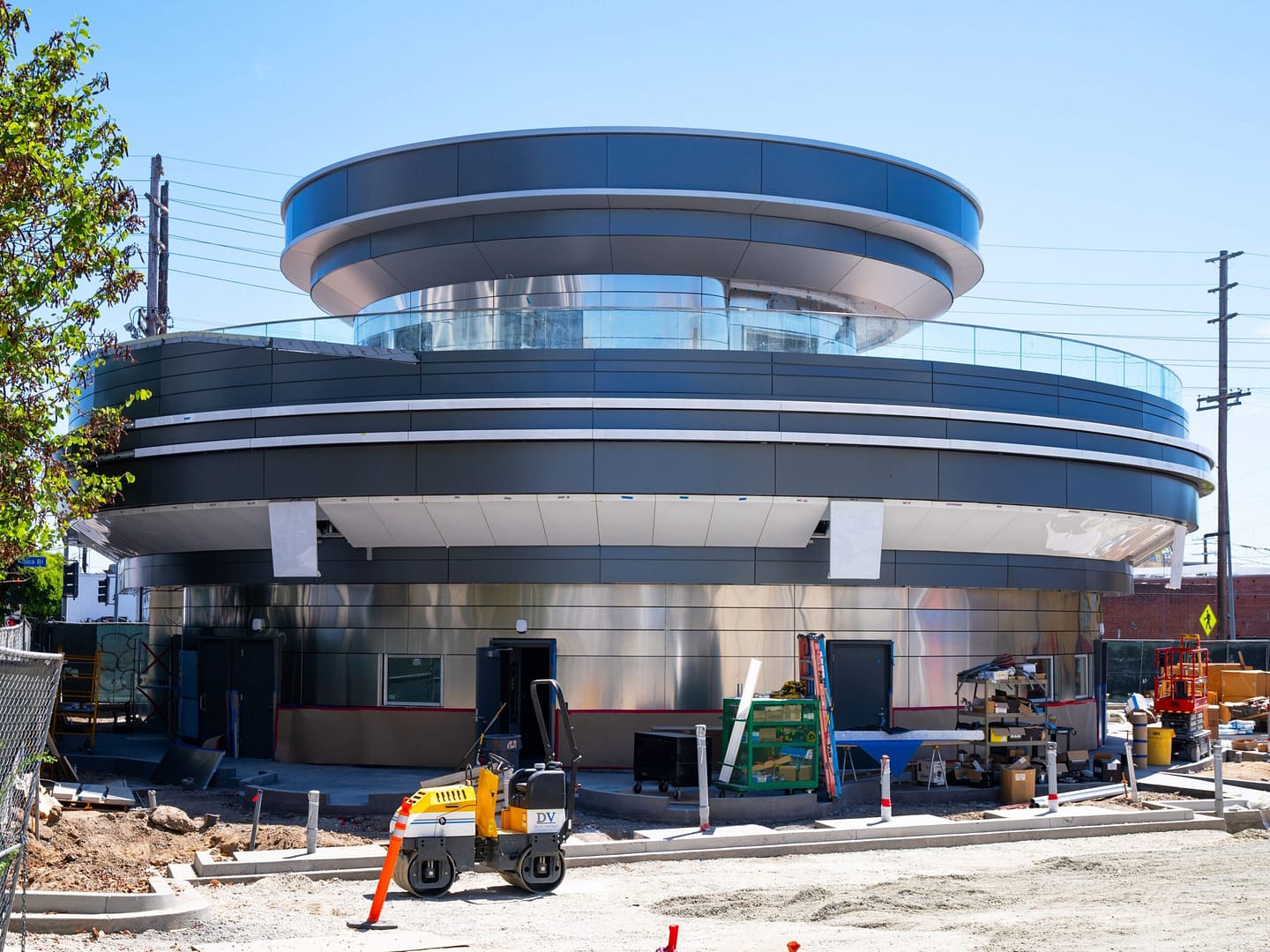 here’s-a-new-look-at-elon-musk’s-24-hour-hollywood-tesla-diner-and-drive-in