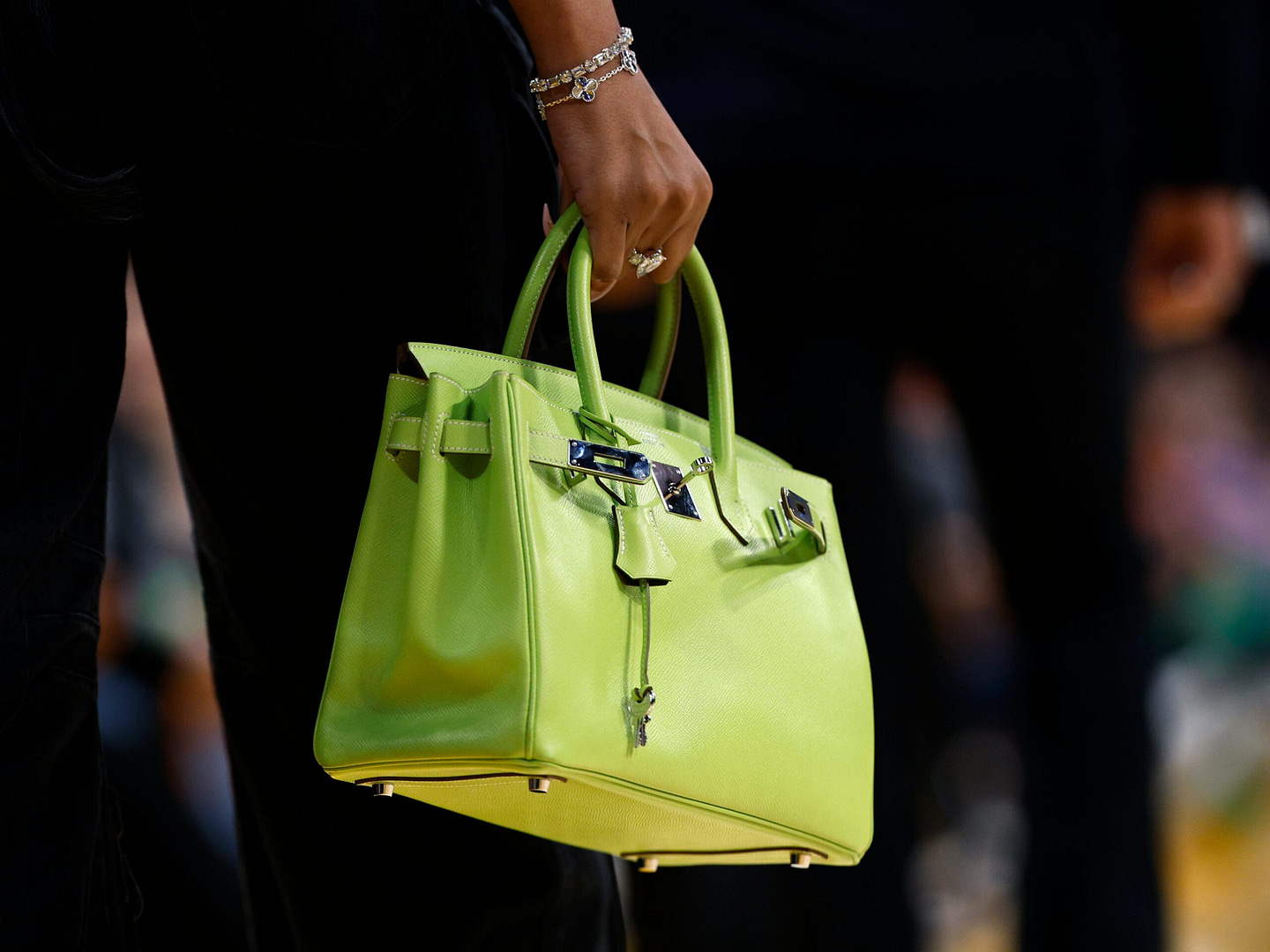 these-are-the-smartest-handbags-to-buy-as-an-investment,-from-hermes-to-the-row