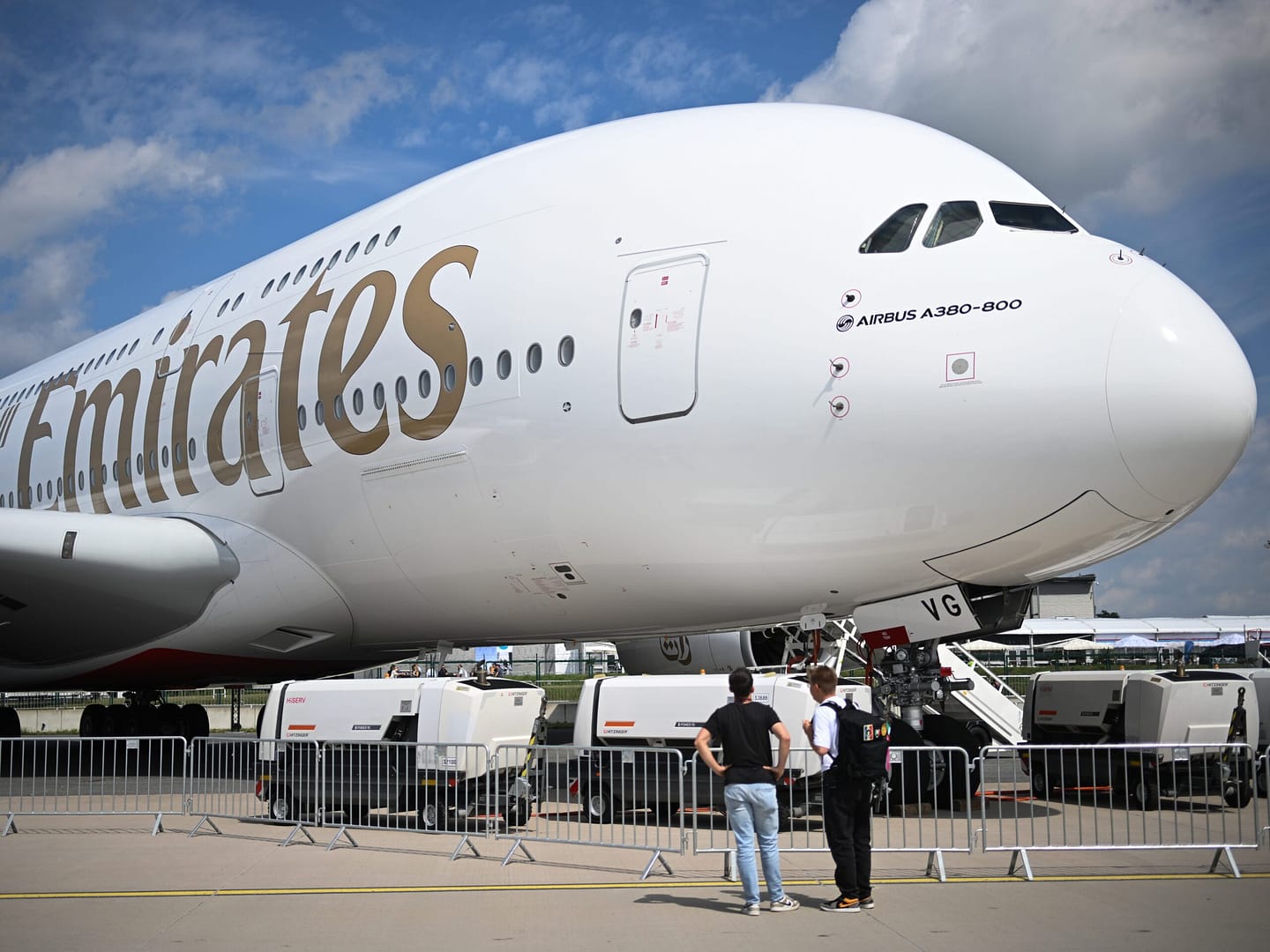 airlines-are-falling-in-love-again-with-the-airbus-a380-here’s-every-route-flown-by-the-world’s-largest-passenger-jet.