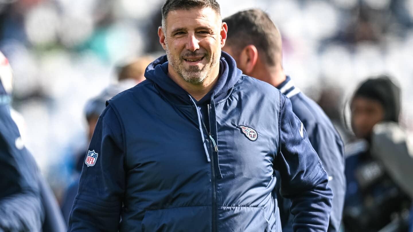 mike-vrabel-meeting-with-chargers,-falcons-and-seahawks-also-interested