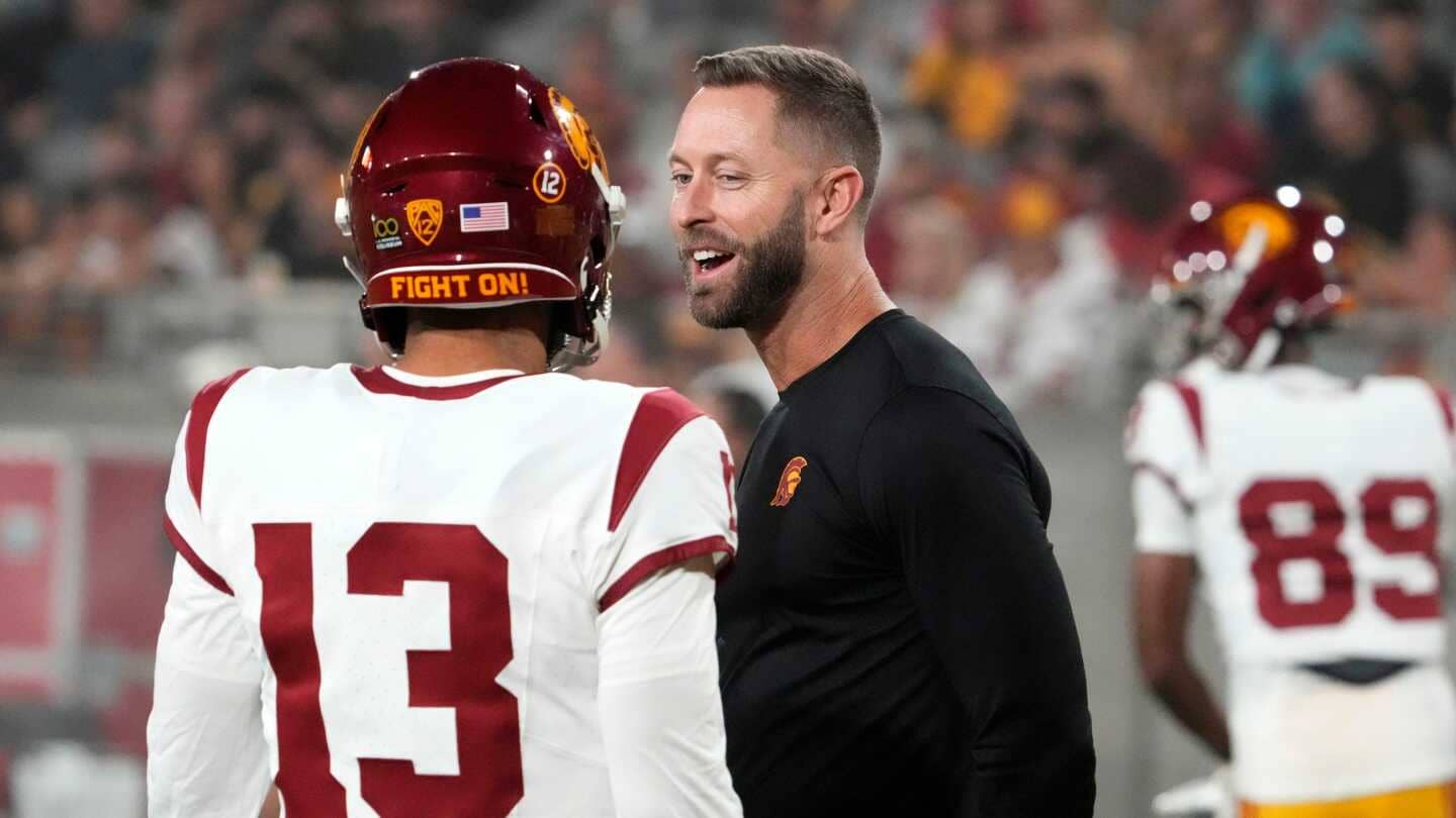 kliff-kingsbury-is-expected-to-interview-for-bears-offensive-coordinator