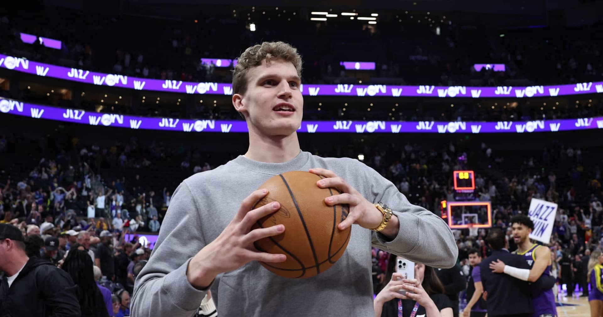 lauri-markkanen-trade-rumors:-warriors’-offer-is-‘substantial’-amid-kings,-spurs-buzz