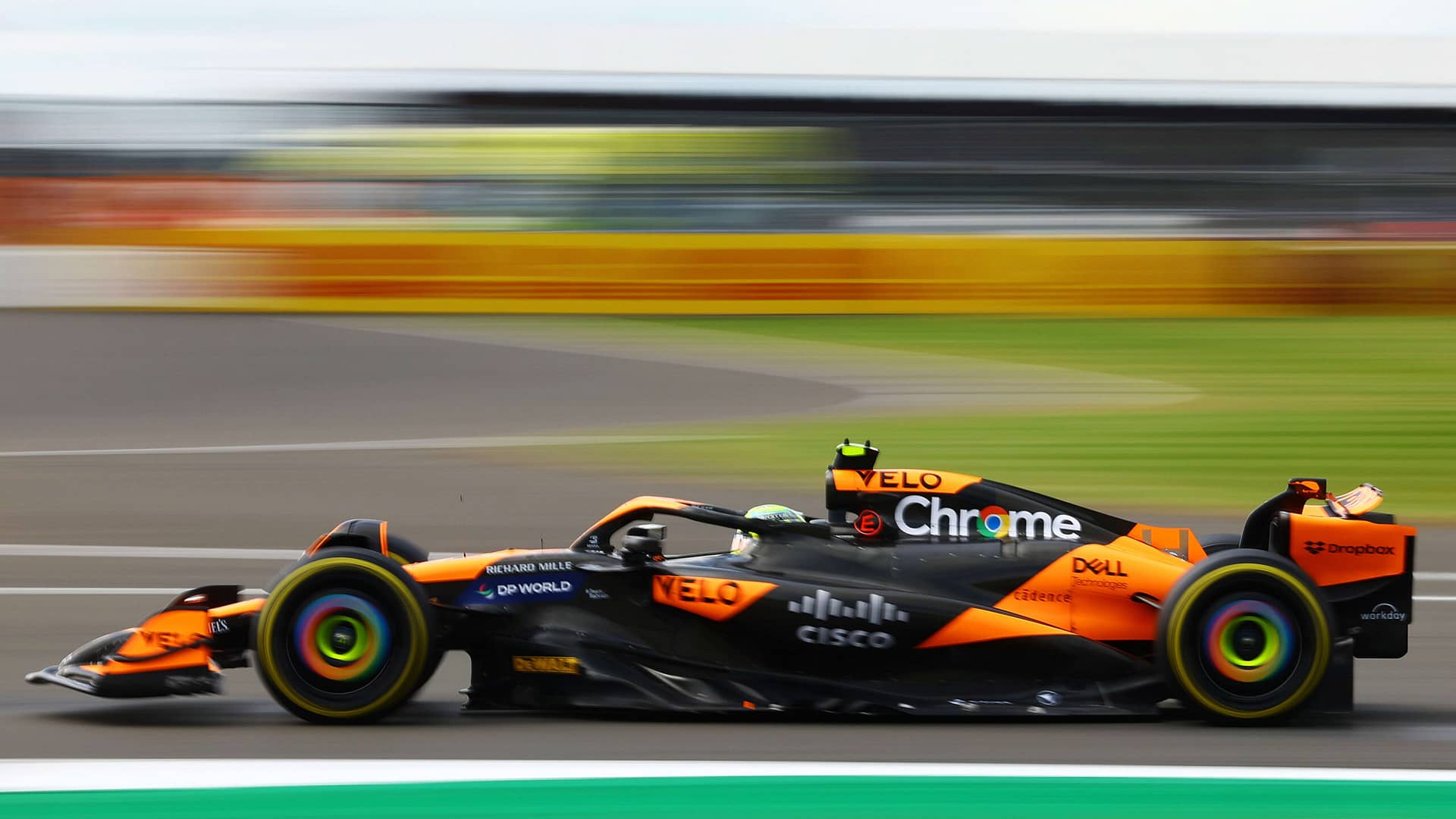 2024-british-grand-prix-fp2-report-and-highlights:-fp2:-norris-sets-the-pace-during-second-practice-at-silverstone-ahead-of-piastri-and-perez-|-formula-1