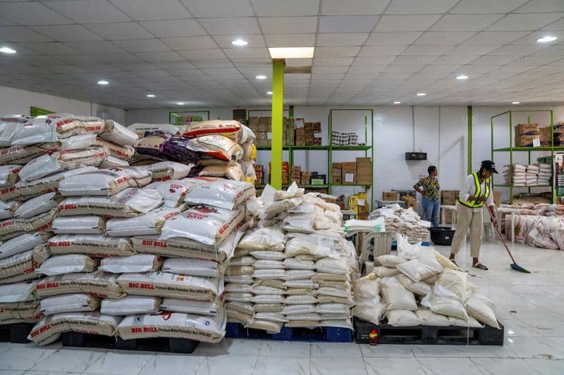 nigeria-to-suspend-taxes-on-certain-food-imports-to-curb-rising-prices-by-reuters