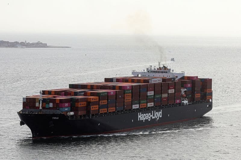 us.-customer-activity-boosting-transatlantic-shipping,-hapag-lloyd-says-by-reuters