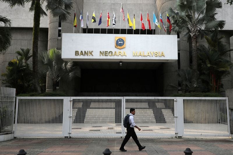 malaysia-central-bank-to-hold-rates-at-3.0%-until-at-least-2026:-reuters-poll-by-reuters