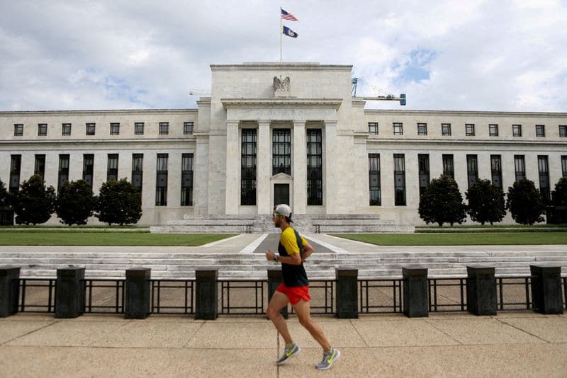 fed-mortgage-bond-holdings-play-‘central’-policy-rule,-paper-says-by-reuters