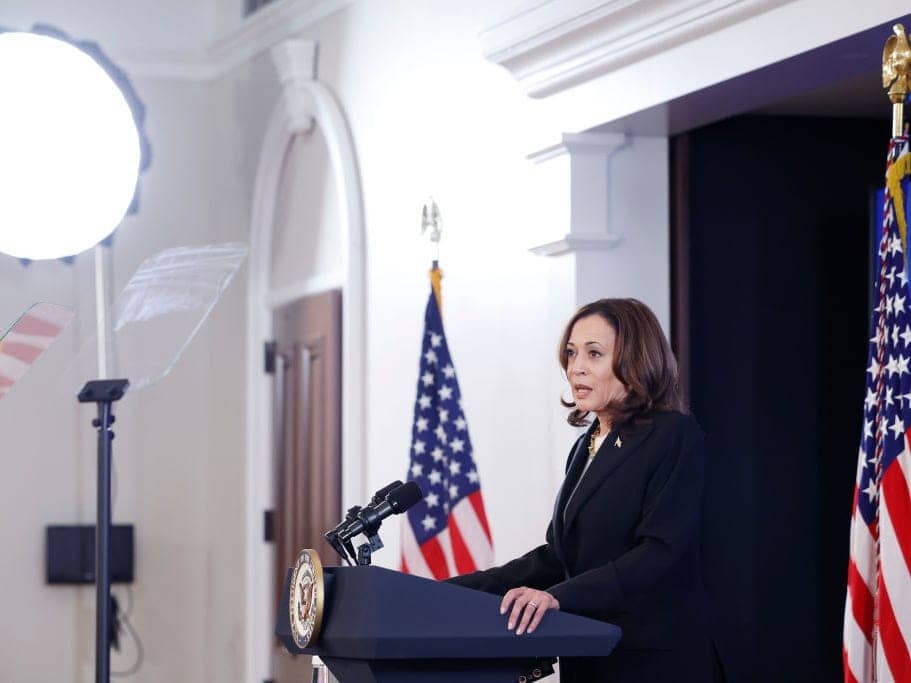 here’s-where-kamala-harris-stands-on-the-issues,-from-the-economy-to-healthcare